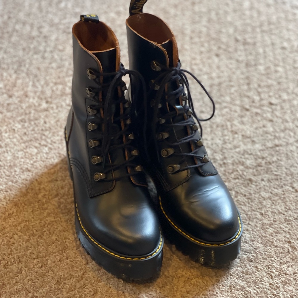 Dr. Martens Leona Women's Vintage Smooth Leather Heeled Boots